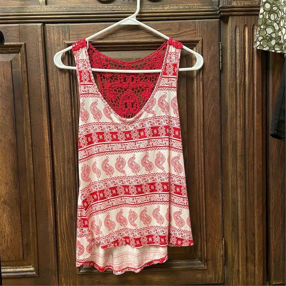 Rue 21 Juniors Red Paisley Print crochet/knit Racerback Tank Top Size M
